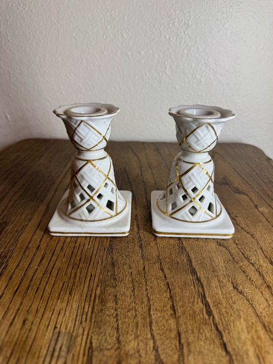 Lipper International Other - Vintage Lipper Mann Creations White Porcelain Candlestick Holders Set of 2